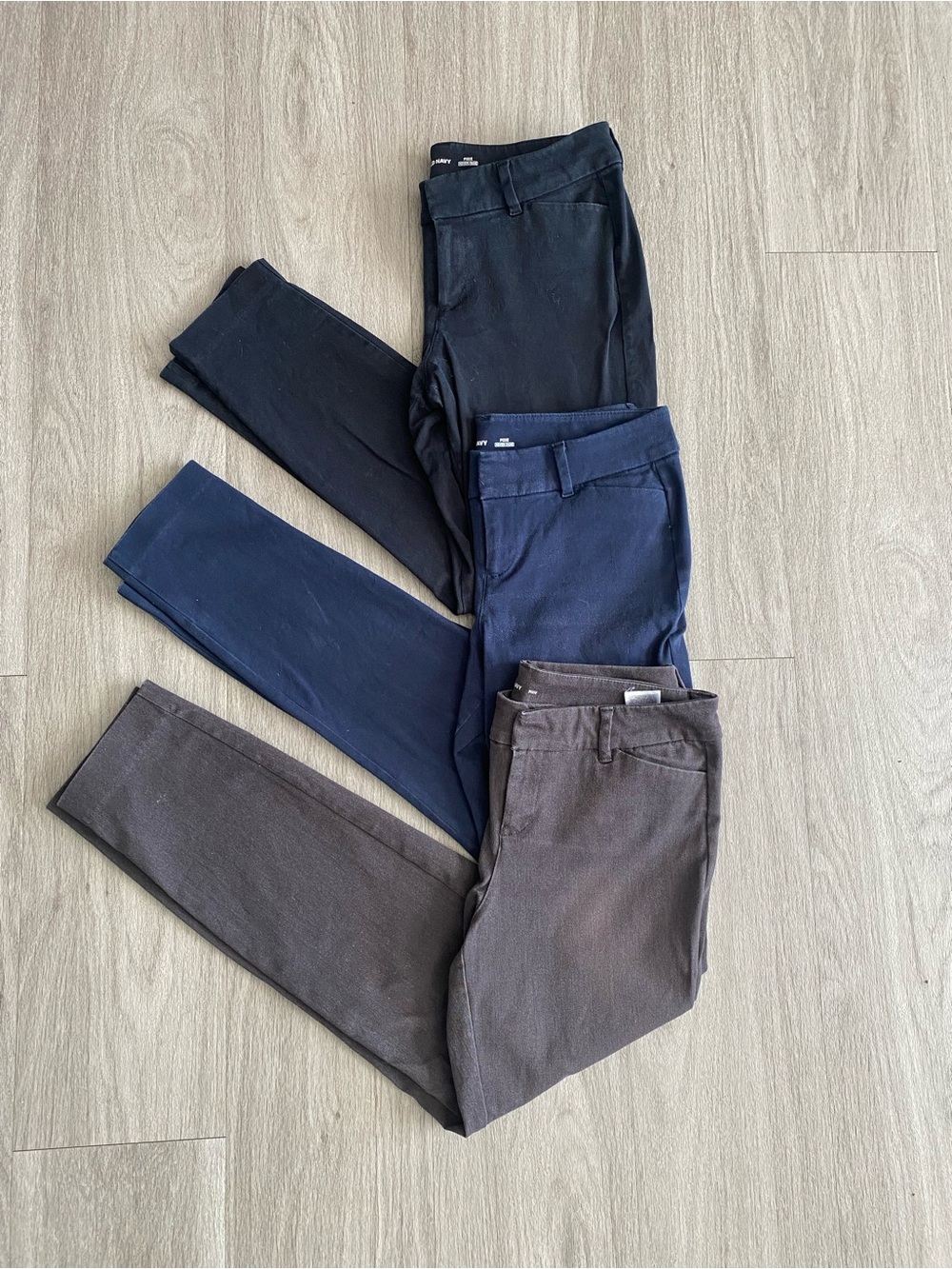 Old Navy Pixie Pants Set of Three Black, Navy, Gray Women’s Size 2